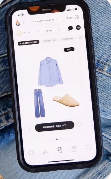 Cladwell digital stylist app for minimalist capsule wardrobe planning